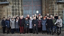 Silvesterreise vom 30.12.2019 bis zum 02.01.2020.  Hier die Reisegruppe vorm Dom in Meißen.