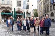 Reisegruppe während der Stadtführung in München